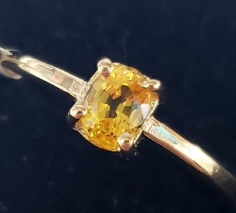 $1800 10K Yellow Sapphire(0.6ct) Ring