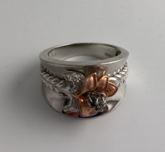 .925 Floral Ring Size 8