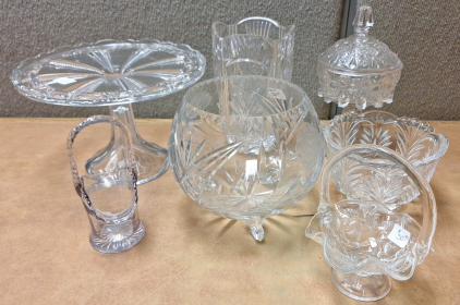 BEAUTIFUL VINTAGE GLASSWARE SET