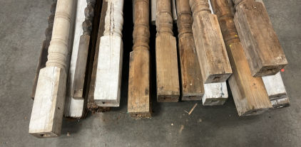 PALLETT OF MUTI-SIZED ANTIQUE PILLARS