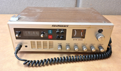 VINTAGE GEMTRONICS GTX-3000 CB RADIO