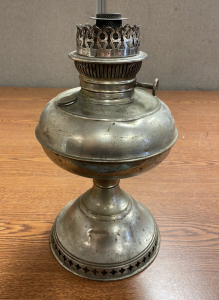 VINTAGE RAYO KEROSENE OIL LAMP