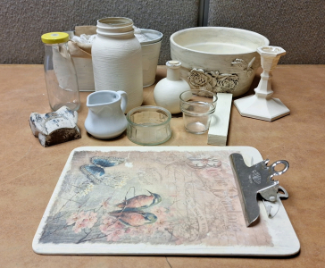 VINTAGE DECORATIVE HOME GOODS AND KITCHENWARE