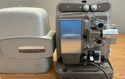 BELL & HOWELL VINTAGE FILM PROJECTOR 17 - 27MM WITH TAPE