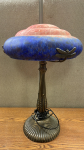 22 INCH VINTAGE BRASS LIKE LAMP WITH CERAMIC LIKE SHADE