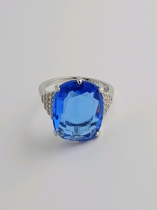 .925 Silver Faceted Blue Topaz Ring Size 9