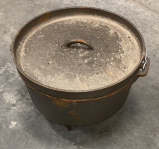 Cast Iron Dutch Oven