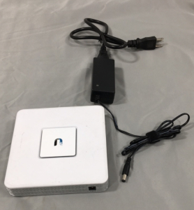 UniFi Security Gateway (USG 3) W/Power Supply
