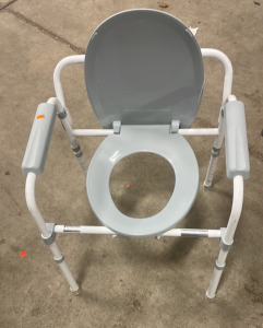 (1) Commode Medical Chair