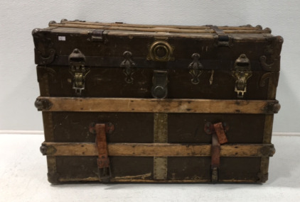 Wooden Trunk 32&rdquo;w x 20&rdquo;d x 23&rdquo;h