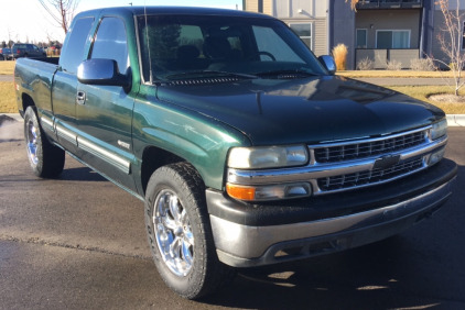 BANK OWNED - 2001 Chevy Silverado 1500 - CHROME WHEELS