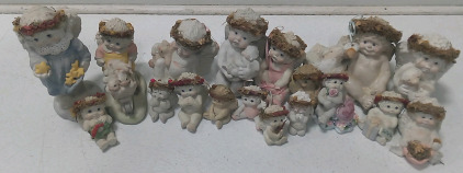 (18) Clay Angel Figures