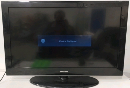 Samsung 24 1/2" x 39" Tv (Good Condition) with remote