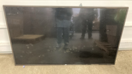 55&rdquo; LG Flat Screen TV