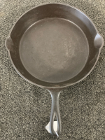 LODGE 3 NOTCH #8, 10 1/2” CAST IRON - 2