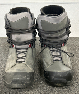 PAIR OF HEELSIDE SIZE 11 SNOWBOARDING BOOTS