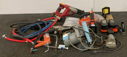 TOTE FULL OF ASSORTED POWER TOOLS, 3 18 V BATTERY PACKS WITH CHARGING STATION, BLACK AND DECKER POWER SAW PLUS MORE