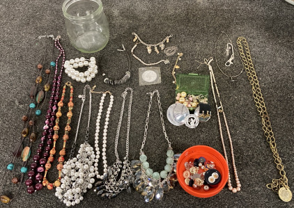 JAR OF FASHION JEWELRY, BUTTONS, AND BEADS