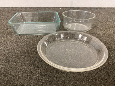 PYREX GLASS CASSEROLE DISH, PIE DISH AND MIXING BOWL