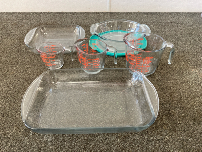 ANCHOR HOCKING GLASS MEASURING CUPS, BAKING DISHES AND MIXING BOWL