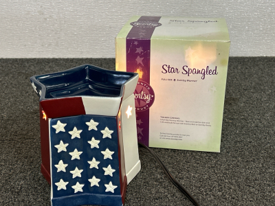 WORKING SCENTSY WARMERS: PUMPKIN & STAR SPANGLED (ONLY 1 BULB)