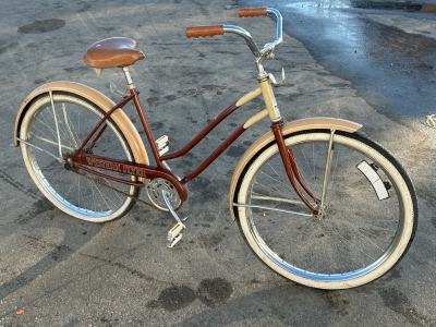 VINTAGE WESTERN FLYER BEACH CRUISER (TIRES NEED AIR)