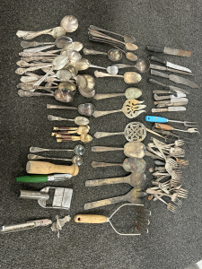 VINTAGE SILVER TONE FLATWARE AND UTENSILS
