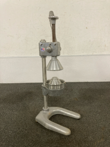 NEMCO MANUAL HEAVY DUTY CITRUS JUICER
