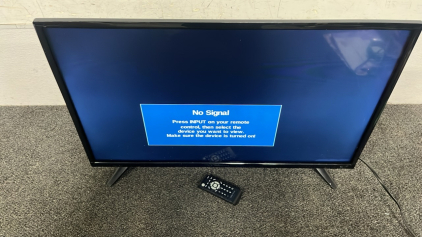 INSIGNIA TV W/ REMOTE ( POWERS ON)