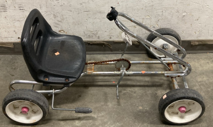 CHILDREN&rsquo;S PEDAL CAR- NEEDS REPAIR