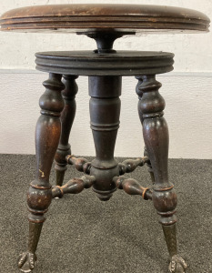 (1) Swivel Piano Stool