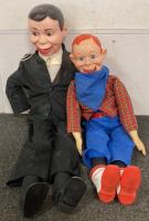 PROTEGE RED SUITCASE INCLUDING MORTIMER SNERD VENTRILOQUIST DOLL, CHARLIE MCCARTHY DOLL, HOWDY DOODY DOLL, WC FIELDS DOLL - 3