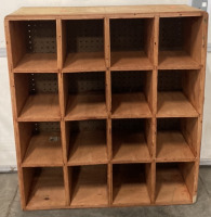 16 SLOT WOODEN ORGANIZER (30x12x33”), 4 TIER METAL SHOW ORGANIZER - 2