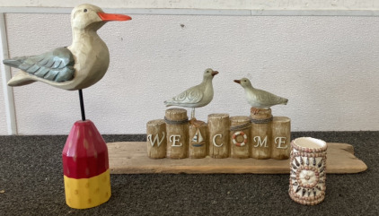 WOODEN SEAGULL WELCOME SIGN, CARVED SEAGULL FIGURINE, SEASHELL PENCIL HOLDER