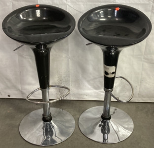 BLACK AND CHROME SWIVEL ADJUSTABLE BAR STOOLS