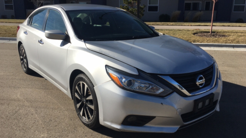 2018 NISSAN ALTIMA - GREAT MPG - RUNS WELL!