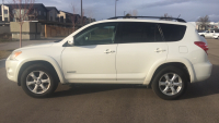 2009 TOYOTA RAV4 - 4X4 - CLEAN INSIDE AND OUT - 6