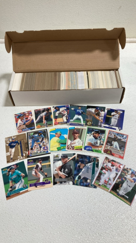 (1) Box of Assorted Baseball Cards (500+)