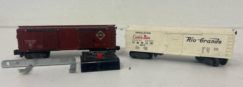 (1) American Flyer 957 Erie Operating Box Car (1) 807 American Flyer D&RGW Rio Grande Cookie Box Boxcar