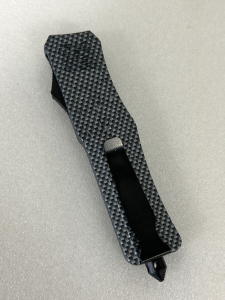 Auto In-And-Out Knife- Checkered Pattern- 440 Stainless