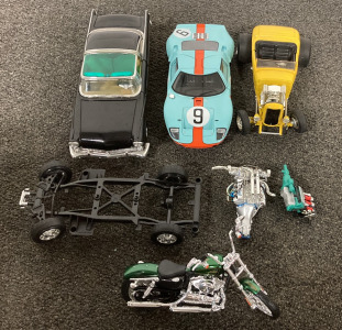 (1) 1995 Ford Fairlane Crown Victoria Die Cast, With (1) Ford GT40 Widebody MK1 Die Cast, (1) Vintage Ford Die Cast, And More