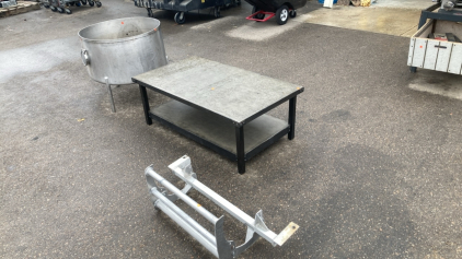 STAINLESS STEEL 30&rdquo; INDUSTRIAL CONTAINER, ALUMINUM BUMPER GUARD, HEAVY DUTY TABLE 4&rsquo;x27&rdquo;