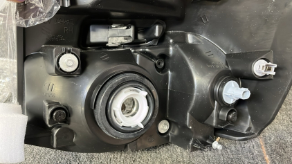 PAIR OF TRUCK HEADLIGHTS (TO UNKNOWN VEHICLE)