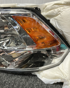 PAIR OF HEADLIGHTS TO UNKNOWN VEHICLE