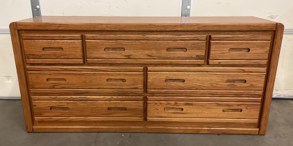 VERY NICE 7-DRAWER DRESSER