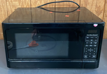 Hamilton Beach Microwave (Works!)