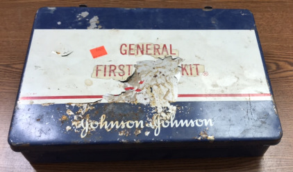 (1) Vintage Johnson And Johnson General First Aid Kit