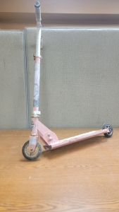 (1) Huffy Scooter