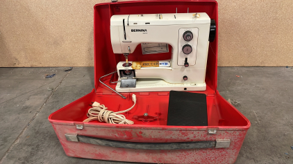 BERNIA RECORD 830 SWISS MADE SEWING MACHINE