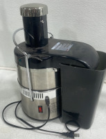 (1) Jack La Lannes Power Juicer (1) Manual Juicer - 7